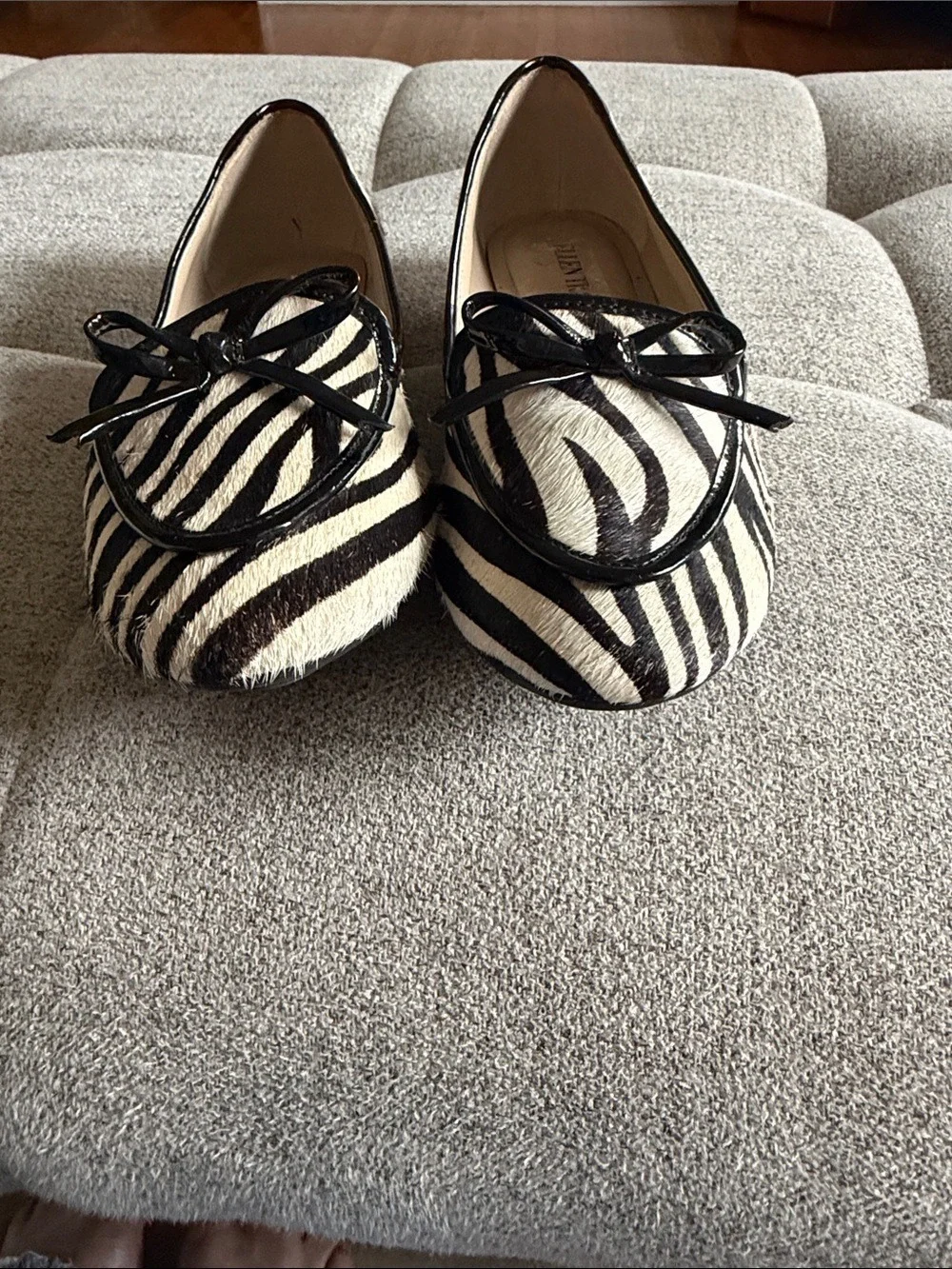 Ellen Tracy Zebra Print Cow Hair Ballet Flats Loafers Black White Bow Size 7